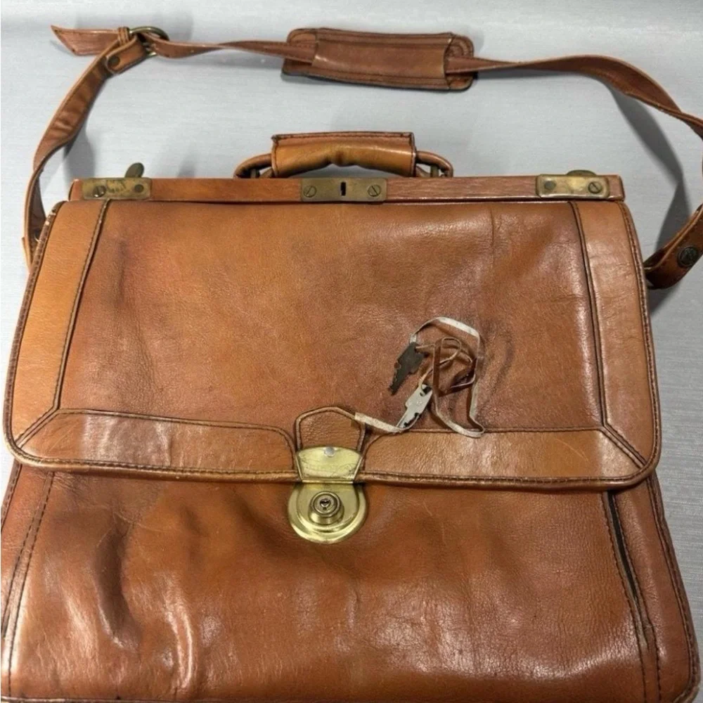 Men’s Tan Leather Briefcase with Shoulder Strap